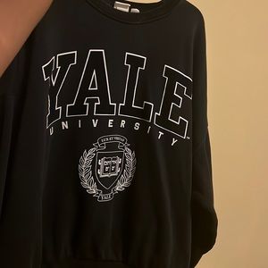 navy blue yale over sized sweatshirt